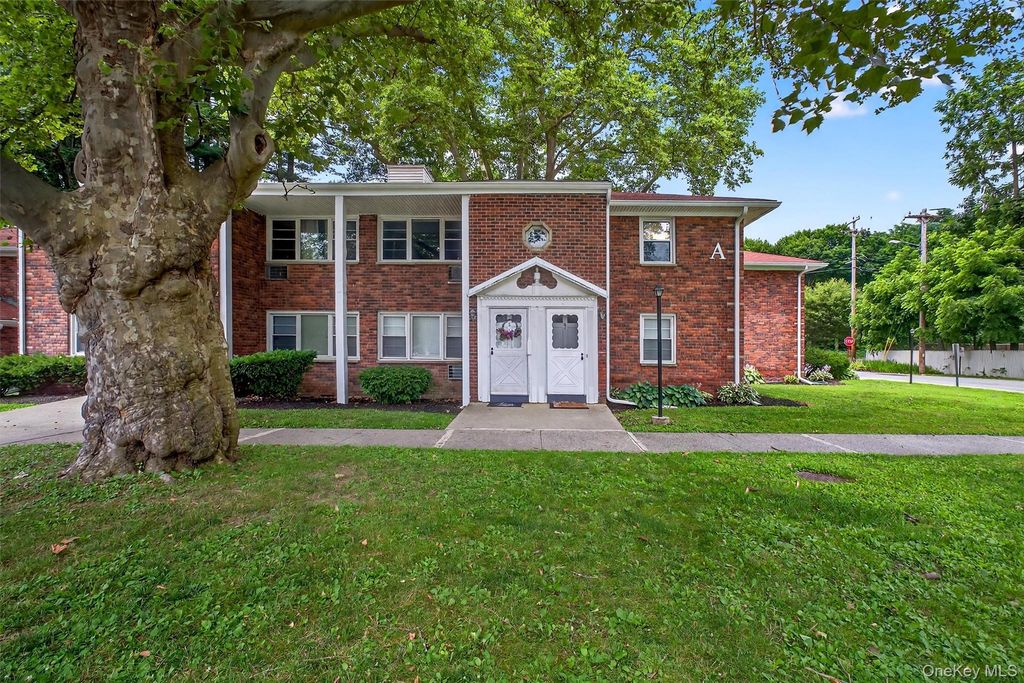 2710 South Road A4, Poughkeepsie, NY 12601