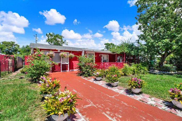 4737 LONGWOOD AVE, Holiday, FL 34690