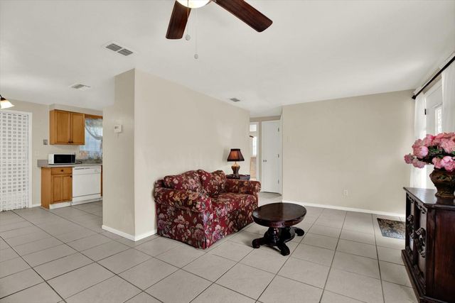 4737 LONGWOOD AVE, Holiday, FL 34690