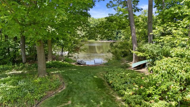 3430 Shorewood DRIVE, Racine, WI 53404