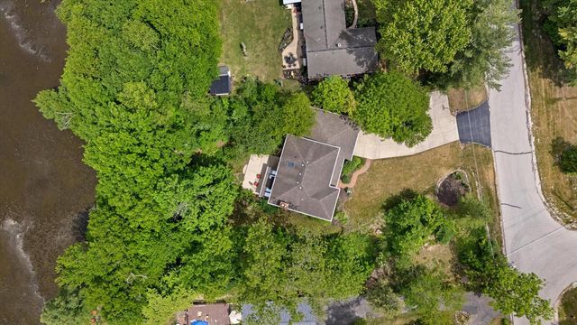 3430 Shorewood DRIVE, Racine, WI 53404