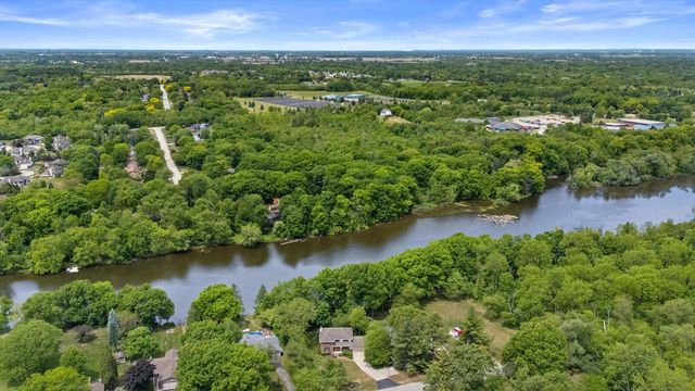 3430 Shorewood DRIVE, Racine, WI 53404
