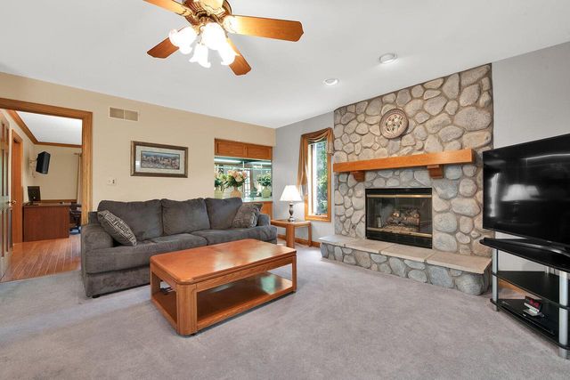 3430 Shorewood DRIVE, Racine, WI 53404