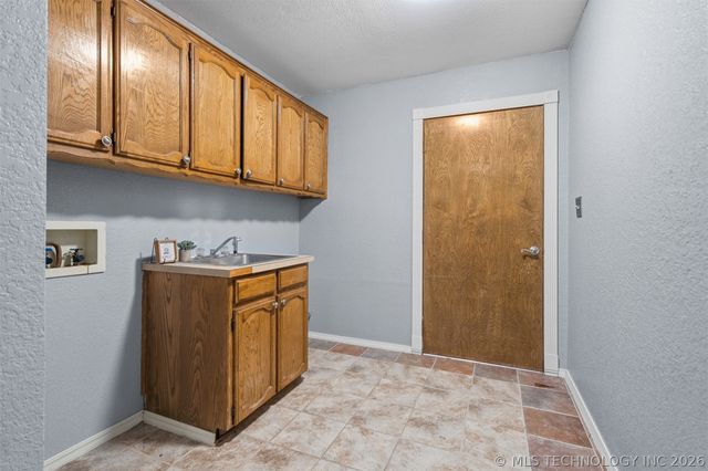 3133 Cardinal Drive, Ardmore, OK 73401
