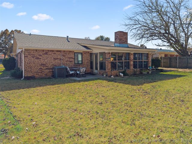 3133 Cardinal Drive, Ardmore, OK 73401