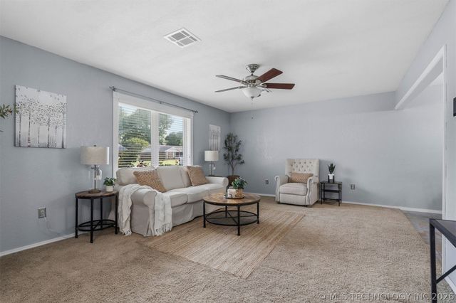 3133 Cardinal Drive, Ardmore, OK 73401