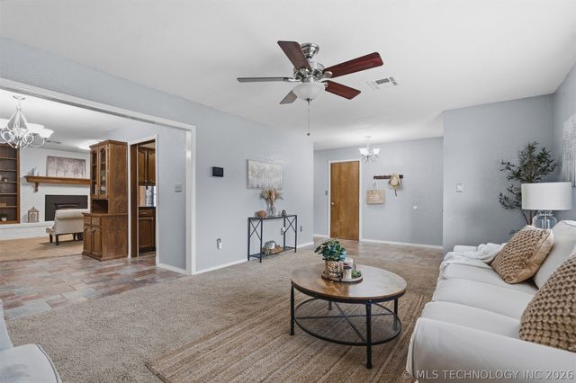3133 Cardinal Drive, Ardmore, OK 73401