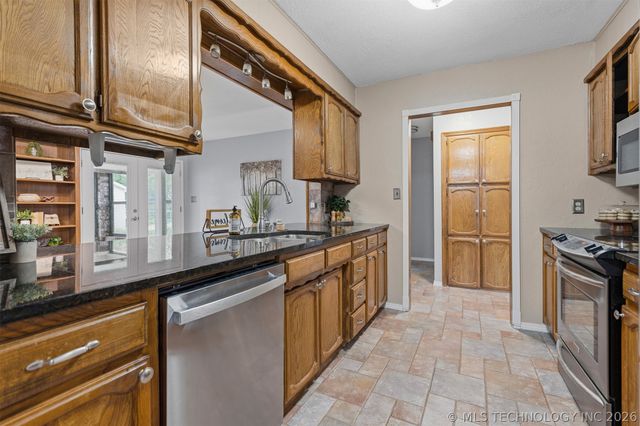3133 Cardinal Drive, Ardmore, OK 73401