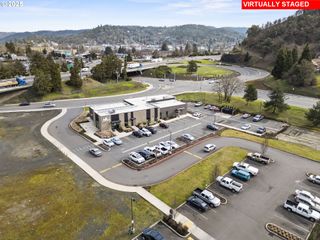 722 W HARVARD Ave, Roseburg, OR 97471