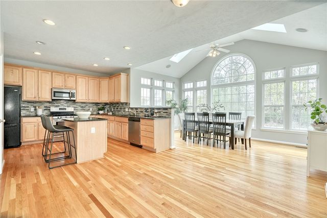 1300 Surrey Garden Way, Webster, NY 14580