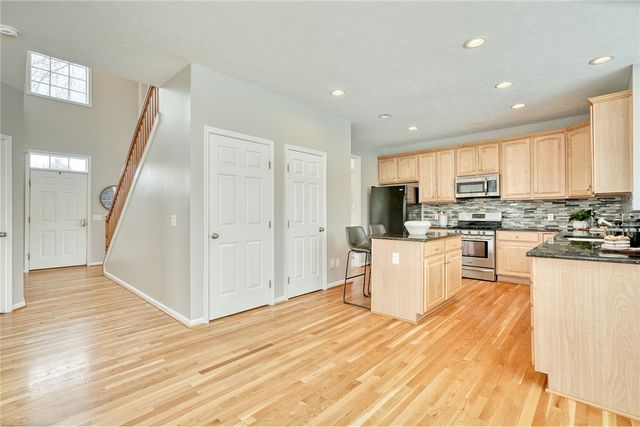1300 Surrey Garden Way, Webster, NY 14580