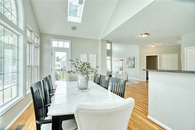 1300 Surrey Garden Way, Webster, NY 14580