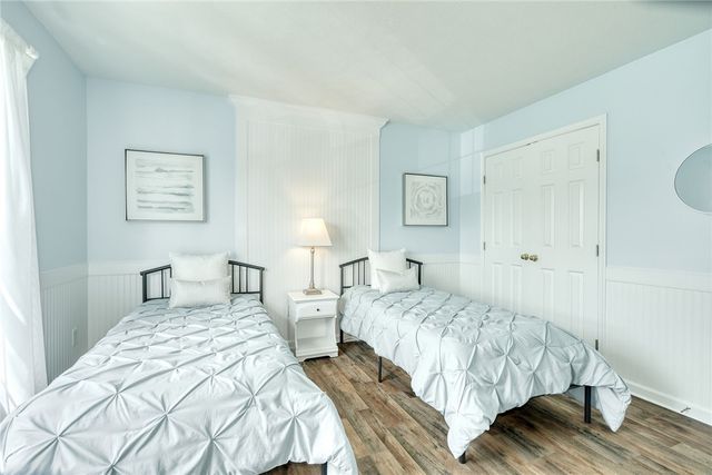 1300 Surrey Garden Way, Webster, NY 14580