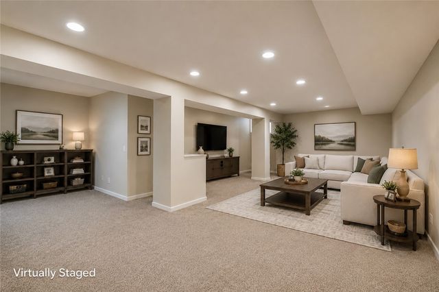 1300 Surrey Garden Way, Webster, NY 14580