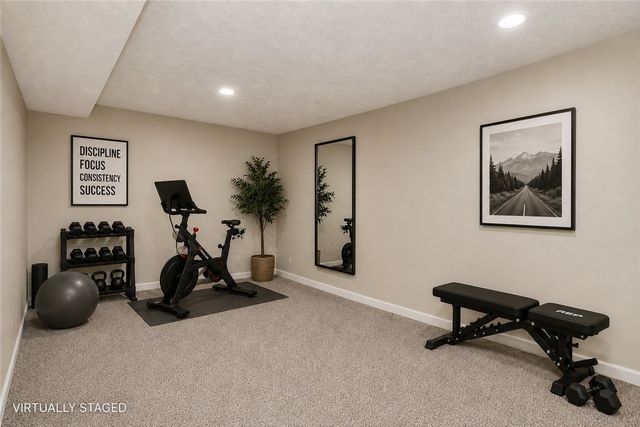 1300 Surrey Garden Way, Webster, NY 14580