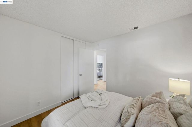 1686 Rhododendron Dr, Livermore, CA 94551