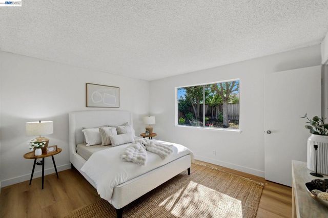 1686 Rhododendron Dr, Livermore, CA 94551