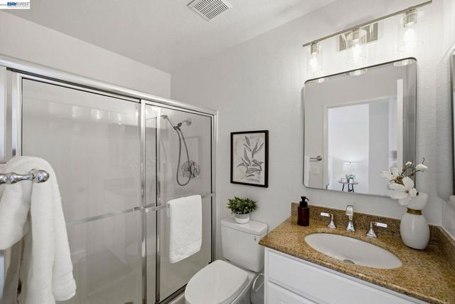 1686 Rhododendron Dr, Livermore, CA 94551