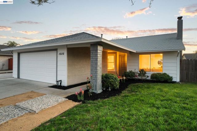 1686 Rhododendron Dr, Livermore, CA 94551