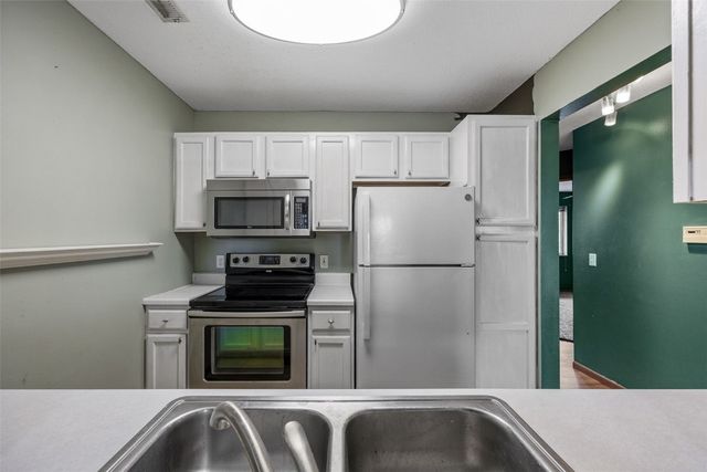 3507 E Avenue NW F, Cedar Rapids, IA 52405