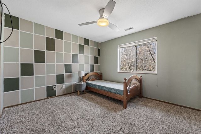 3507 E Avenue NW F, Cedar Rapids, IA 52405