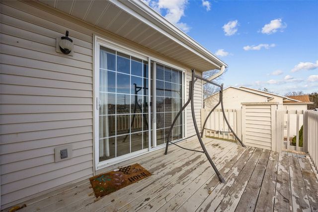 3507 E Avenue NW F, Cedar Rapids, IA 52405