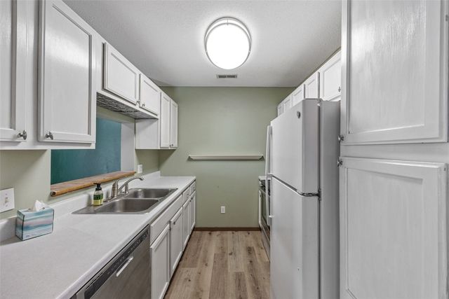 3507 E Avenue NW F, Cedar Rapids, IA 52405