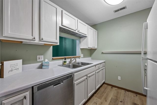 3507 E Avenue NW F, Cedar Rapids, IA 52405