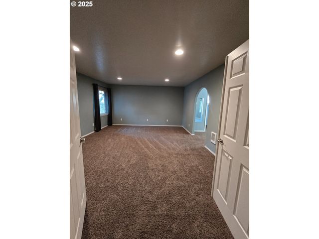 68304 E TWINBERRY Loop, Welches, OR 97067