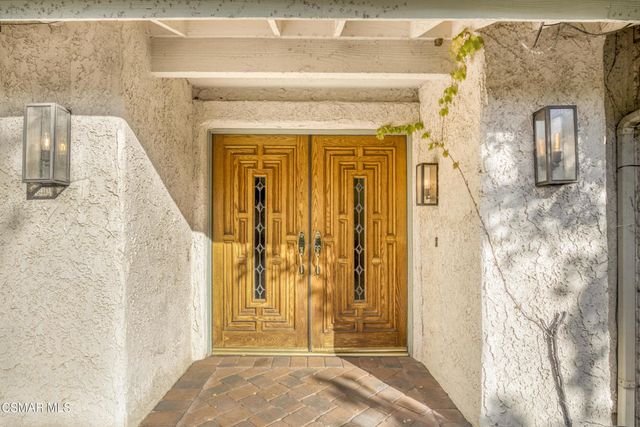 1708 Royal St George Drive, Westlake Village, CA 91362