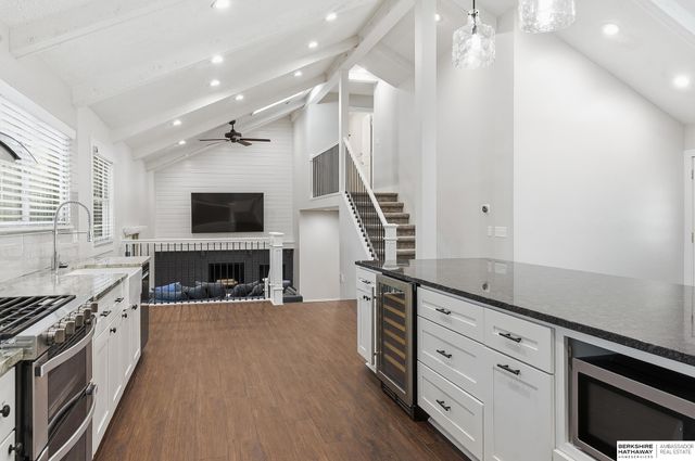 912 Claudine Avenue, Papillion, NE 68046