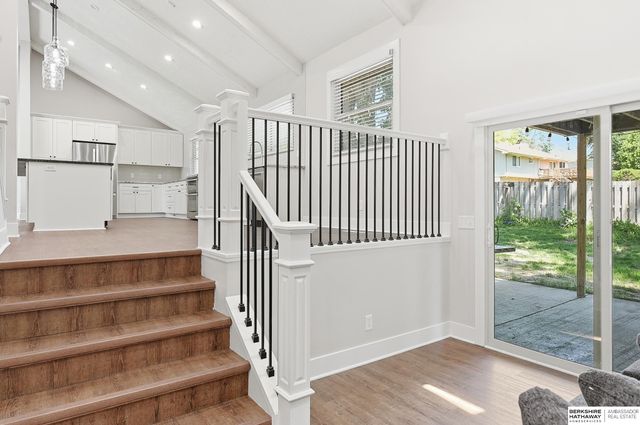 912 Claudine Avenue, Papillion, NE 68046