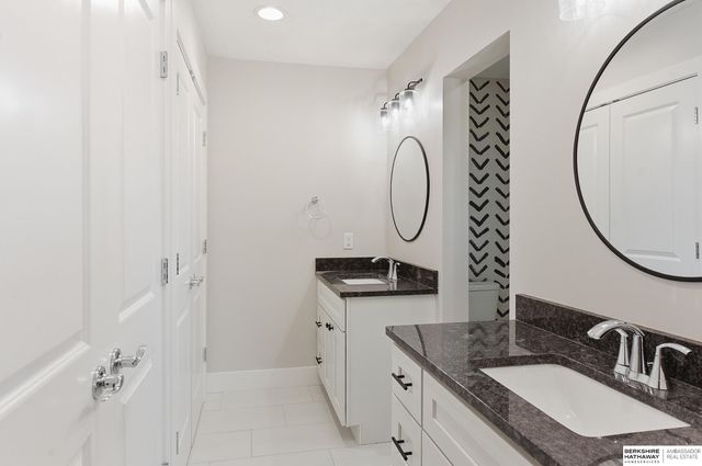 912 Claudine Avenue, Papillion, NE 68046