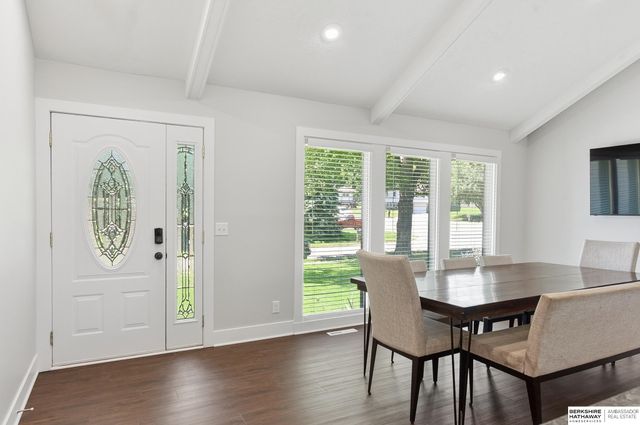 912 Claudine Avenue, Papillion, NE 68046