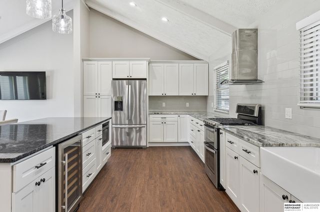 912 Claudine Avenue, Papillion, NE 68046