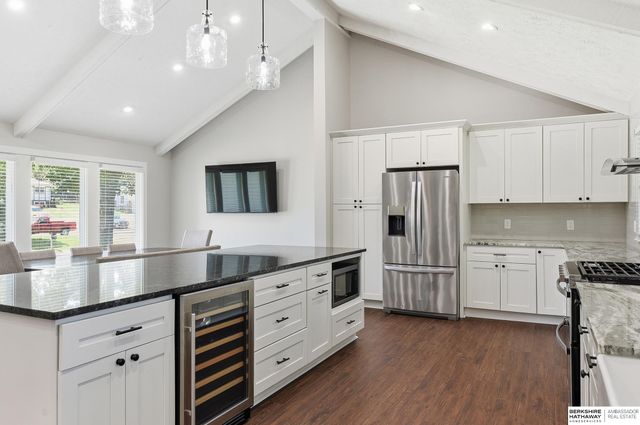 912 Claudine Avenue, Papillion, NE 68046