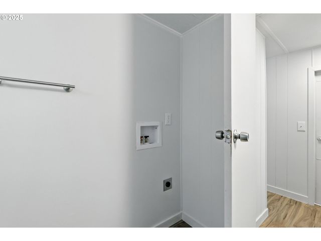 1901 Se MINTER BRIDGE Rd 10, Hillsboro, OR 97123