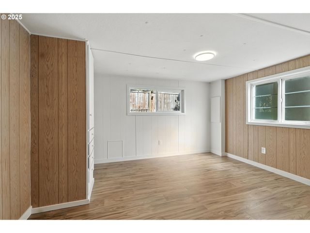 1901 Se MINTER BRIDGE Rd 10, Hillsboro, OR 97123