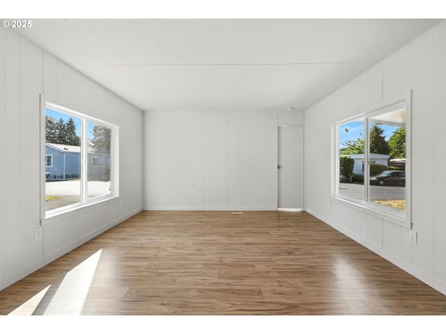 1901 Se MINTER BRIDGE Rd 10, Hillsboro, OR 97123