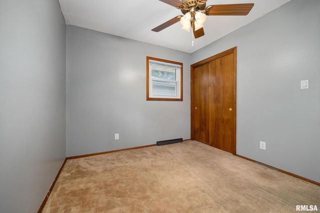 2027 W AUSTIN Drive, Peoria, IL 61614
