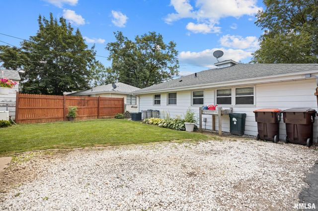2027 W AUSTIN Drive, Peoria, IL 61614
