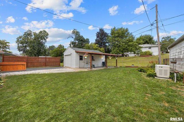 2027 W AUSTIN Drive, Peoria, IL 61614
