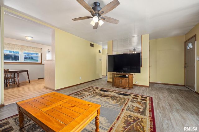 2027 W AUSTIN Drive, Peoria, IL 61614