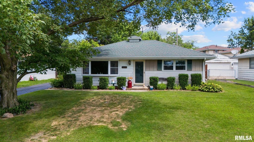 2027 W AUSTIN Drive, Peoria, IL 61614