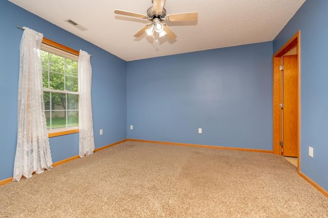 818 Roundhouse Street, Shakopee, MN 55379