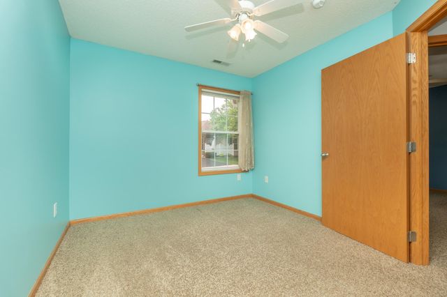 818 Roundhouse Street, Shakopee, MN 55379