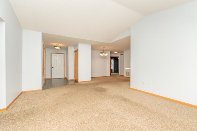 818 Roundhouse Street, Shakopee, MN 55379