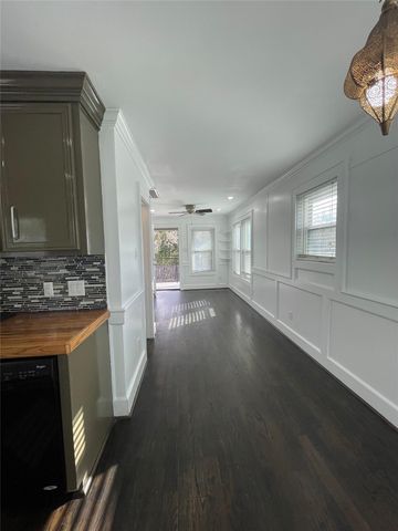 434 Lenard Street B, Houston, TX 77009