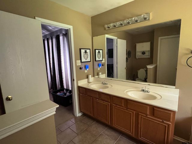 411 Frederick Circle, Flint, TX 75762