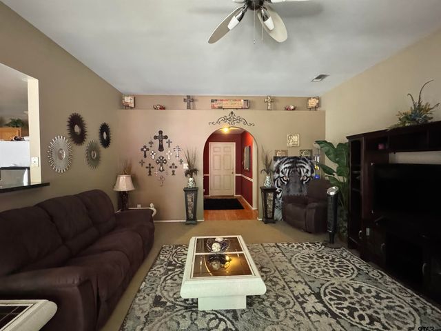 411 Frederick Circle, Flint, TX 75762